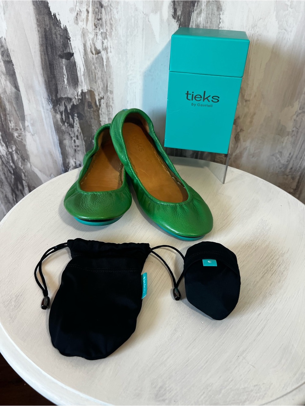 Tieks Green Leather Round Toe Ballet Flats Size 10 - Picture 5 of 5